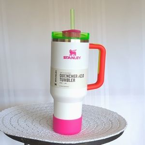 🤍 NWT LIMITED EDITION Neon White Stanley Cup w/ Neon Pink Boot